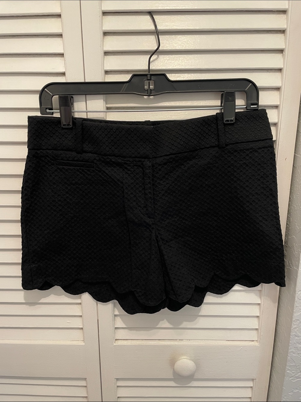 LOFT Black Scallop Hem Shorts, The Riviera Short
